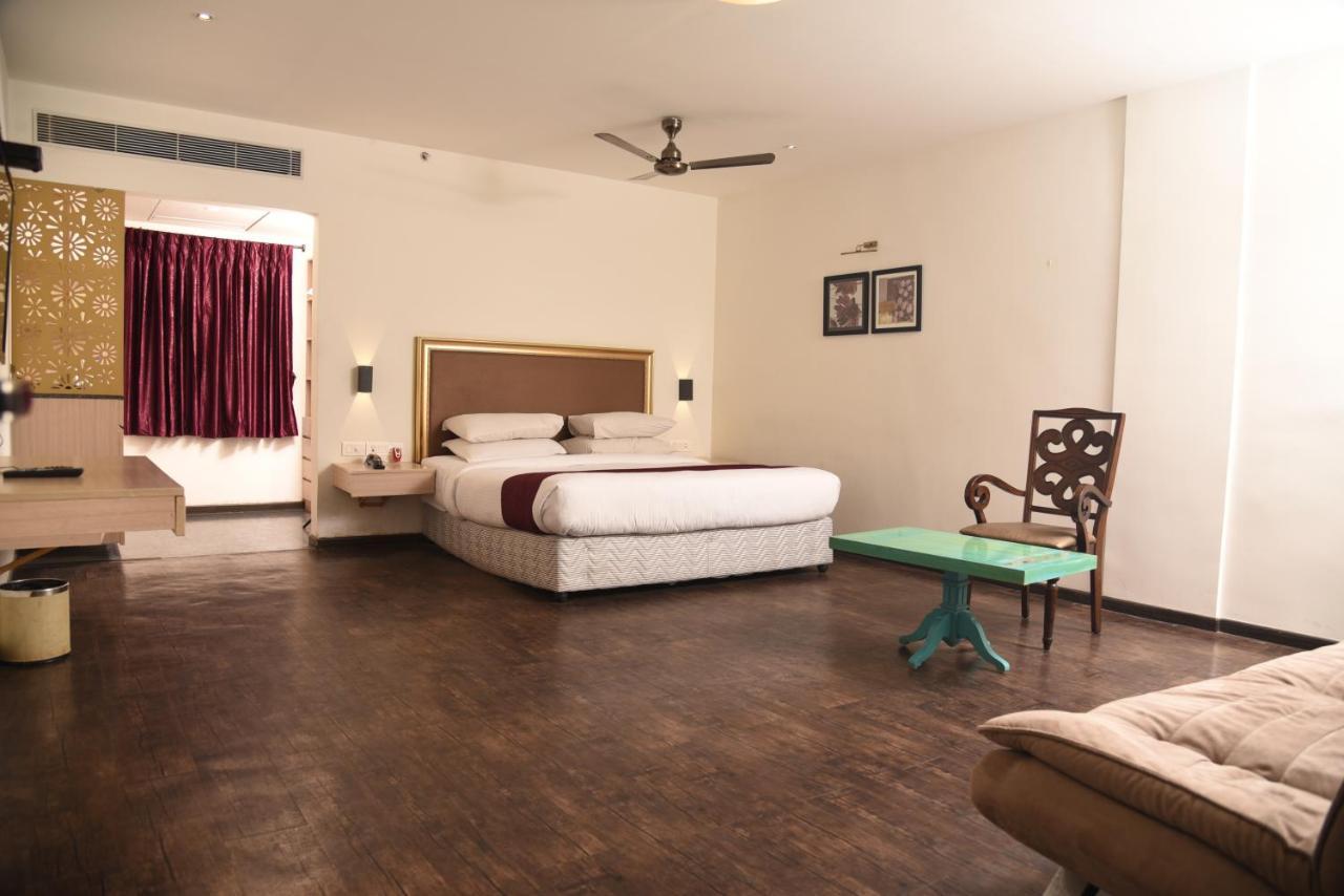 Hotel Sabareesh Park Madurai Bagian luar foto