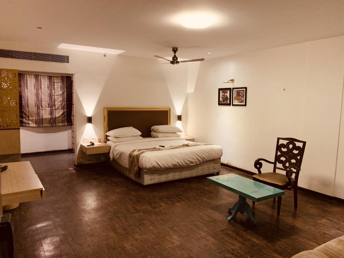 Hotel Sabareesh Park Madurai Bagian luar foto