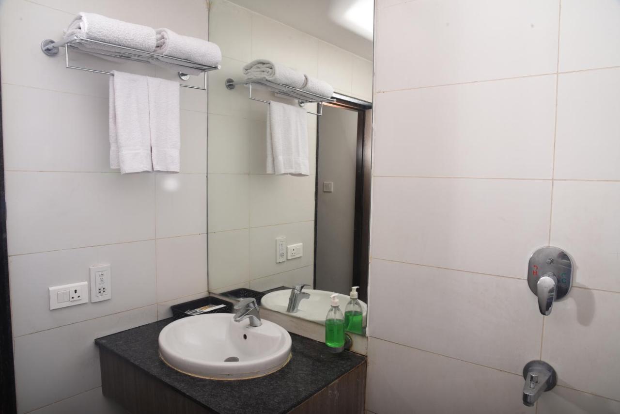 Hotel Sabareesh Park Madurai Bagian luar foto