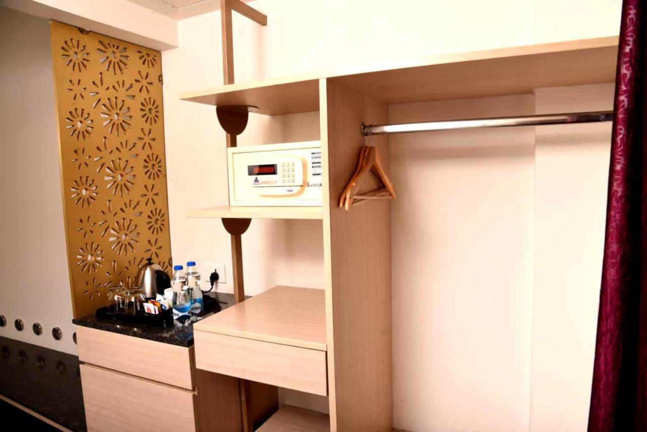 Hotel Sabareesh Park Madurai Bagian luar foto